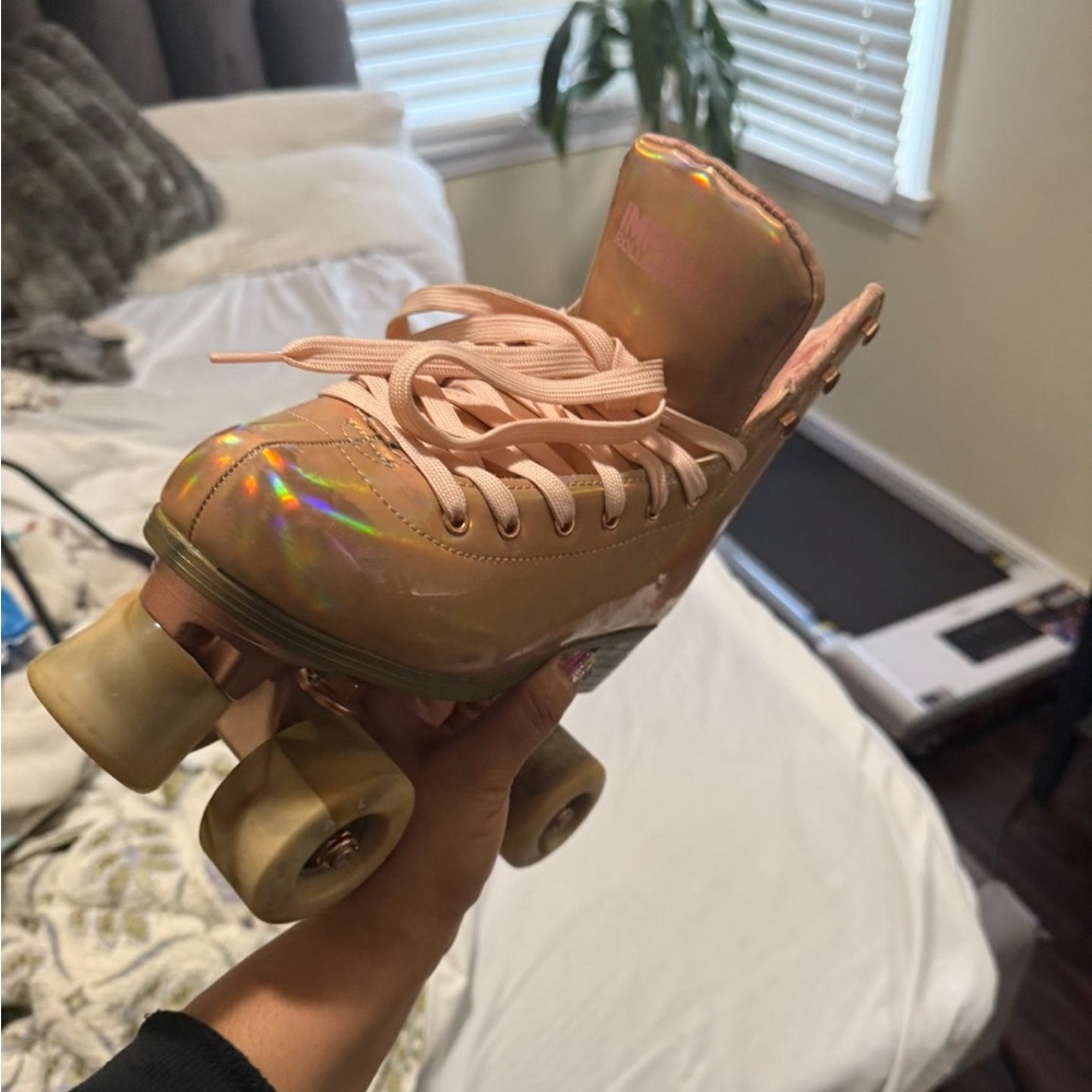 Holographic Roller Skates - Pink Size 7